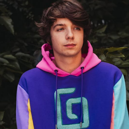 Karl Jacobs is a charming and creative American YouTuber, streamer.